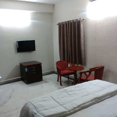 Fresh Living Prime Banjara Hotel Hyderabad Luaran gambar