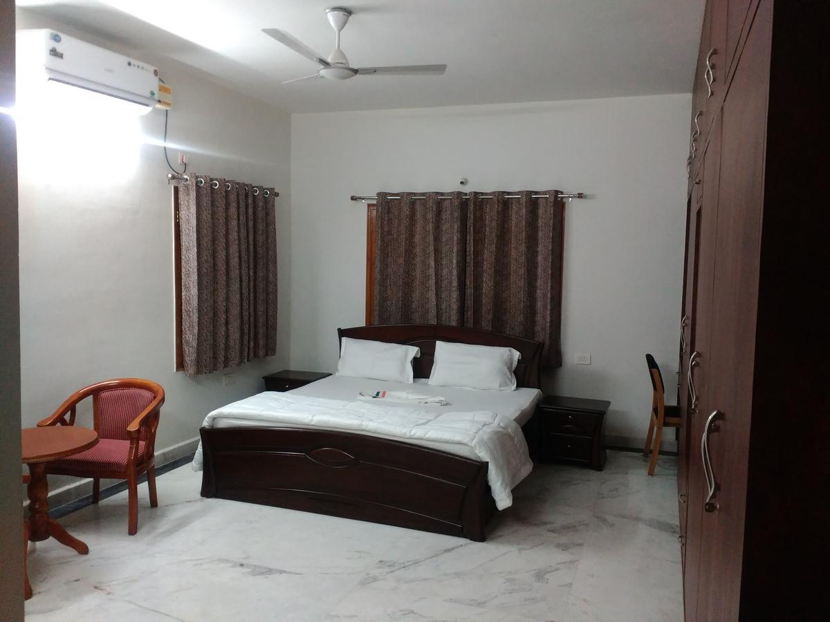 Fresh Living Prime Banjara Hotel Hyderabad Luaran gambar